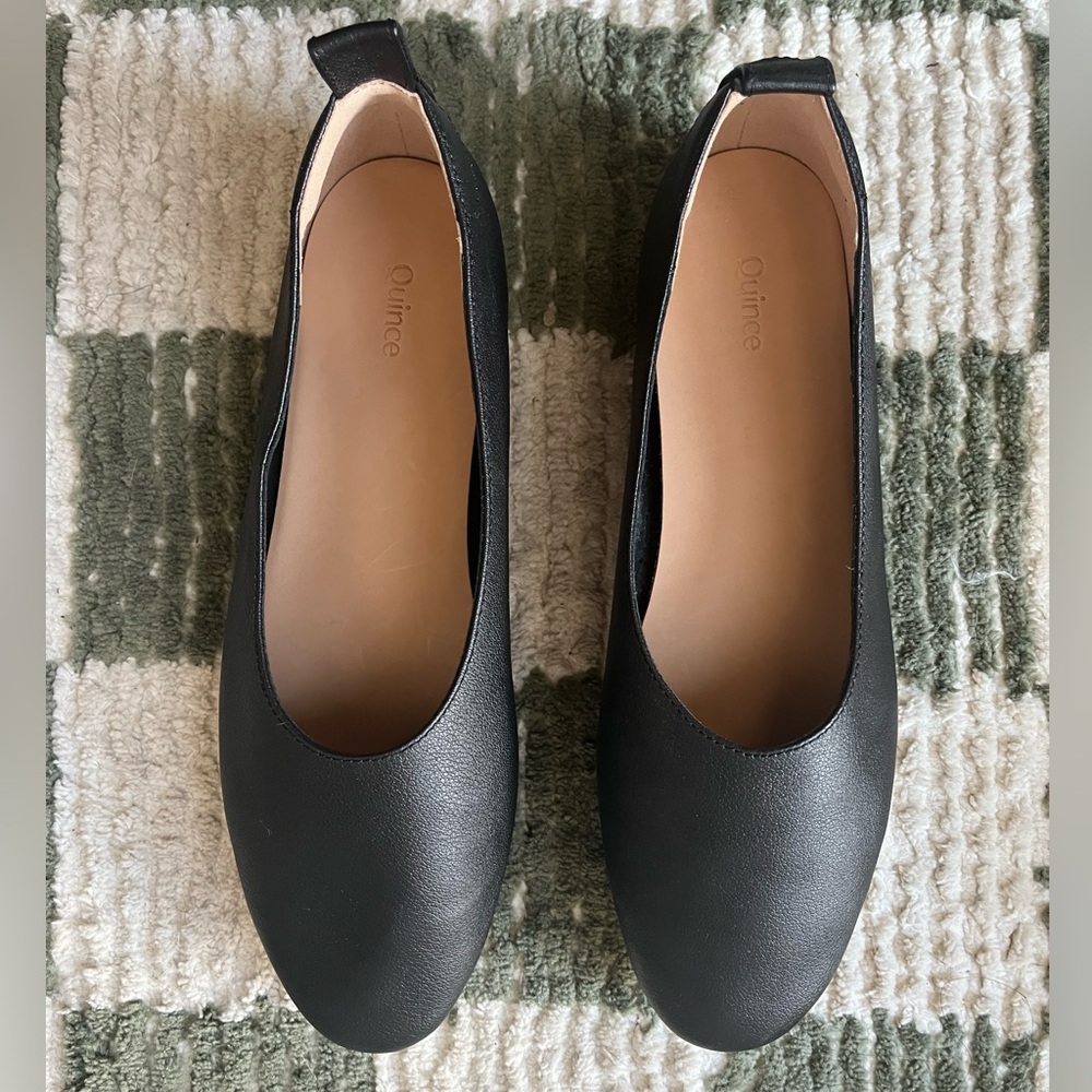 Quince glove flats